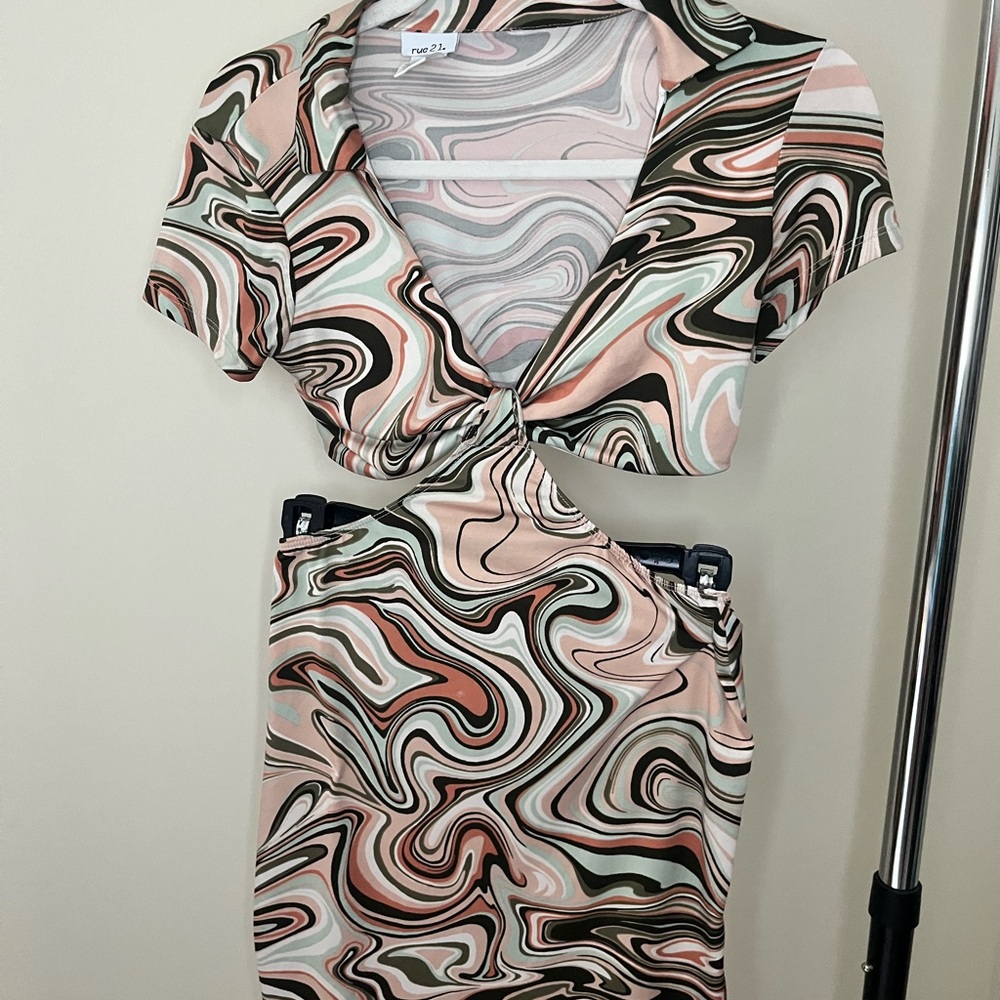 Rue21 Swirl Pattern Mini Skirt in Pink, Black, and Cream